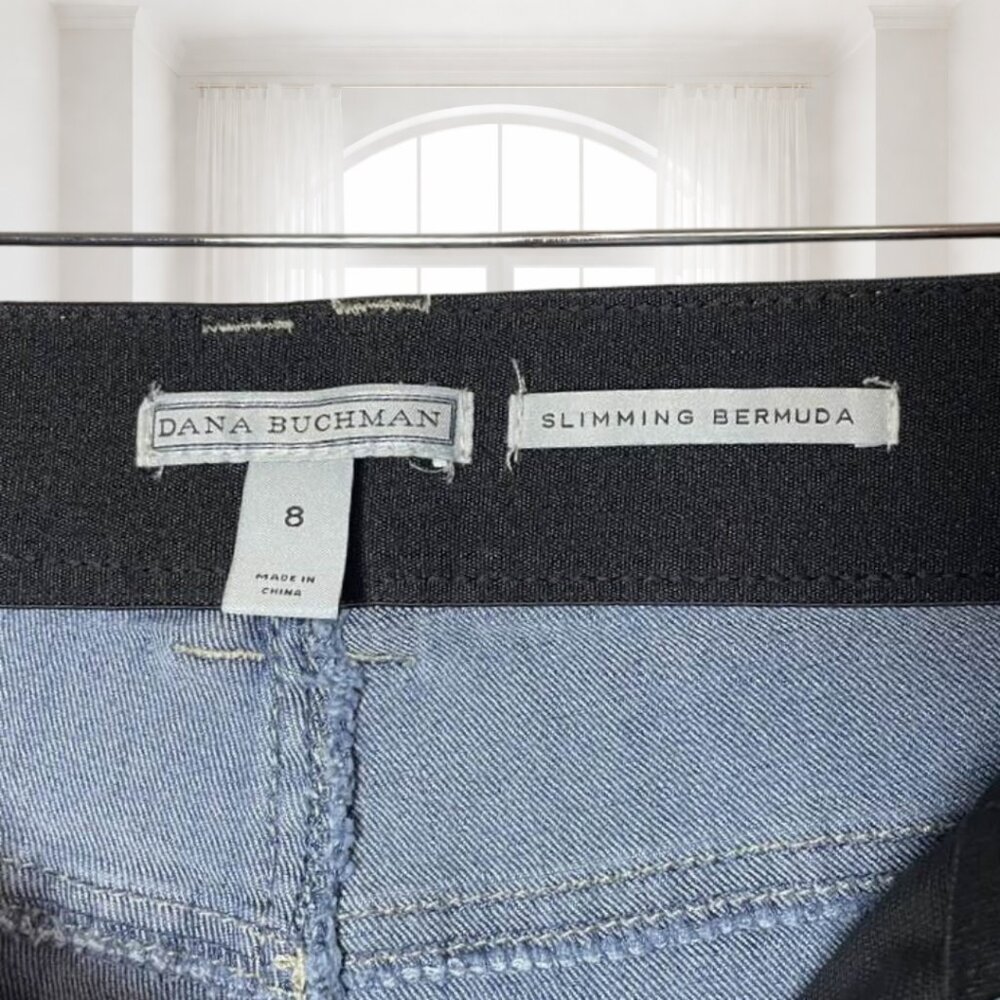 Dana Buchman Slimming Bermuda Jean Shorts Size 8 Stretch Mid Rise - Picture 10 of 13